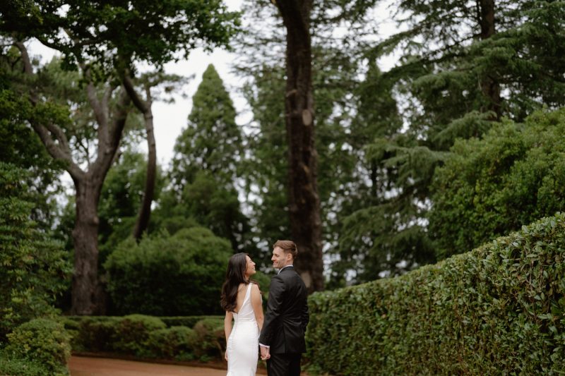 Becca and Edward Wedding Bendooley Book barn-115