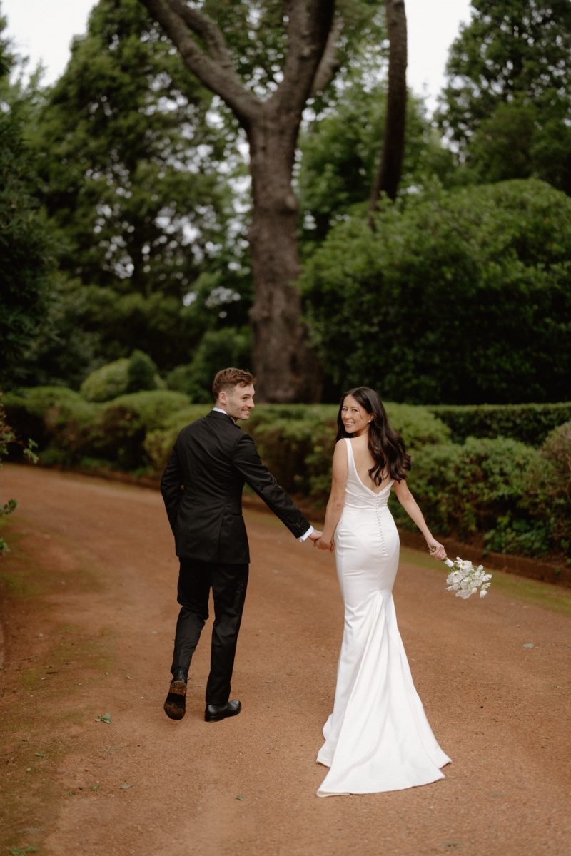 Becca and Edward Wedding Bendooley Book barn-122