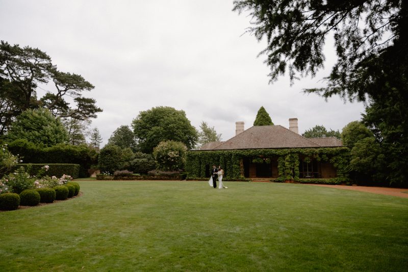 Becca and Edward Wedding Bendooley Book barn-40