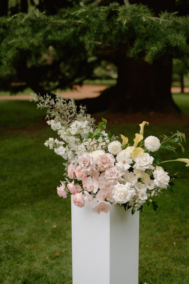 Becca and Edward Wedding Bendooley Book barn-64