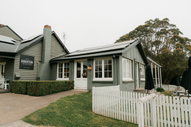 Devon and Edward Robertson Public House and Kitchen-181