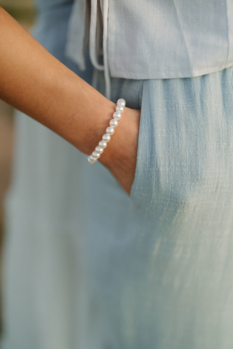 Ellie and Jess Portraits-75