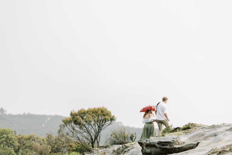 Hannah-Joel-engagement-blue-mountains-rain