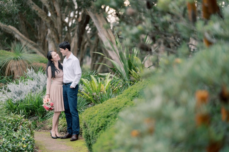 gemma and tim pre-wedding photography in centennial park
